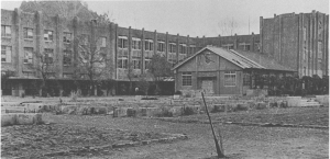 校舎の大半は昭和20年に焼失