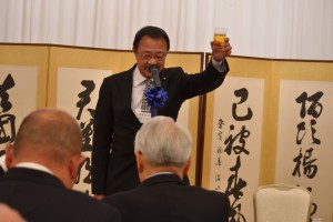 【青木徳島支部長による乾杯】